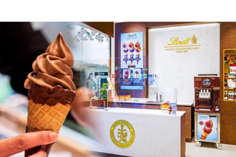Lindt zmrzlina s čokoládou a letné chladené nápoje značky Lindt.