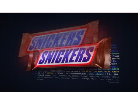Digitálna tyčinka SNICKERS Hungr.AI určená pre umelú inteligenciu a ChatGPT
